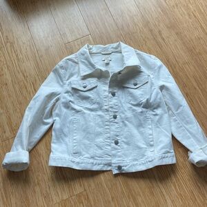 White cropped denim jacket